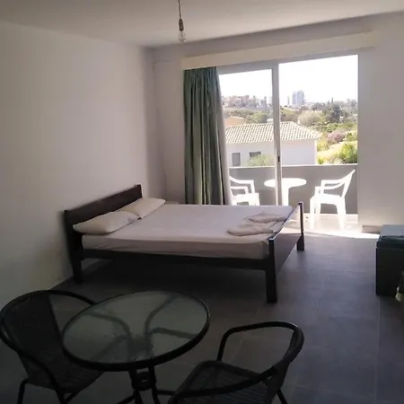 Rolandos Apts