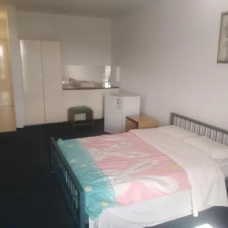Rolandos Apts
